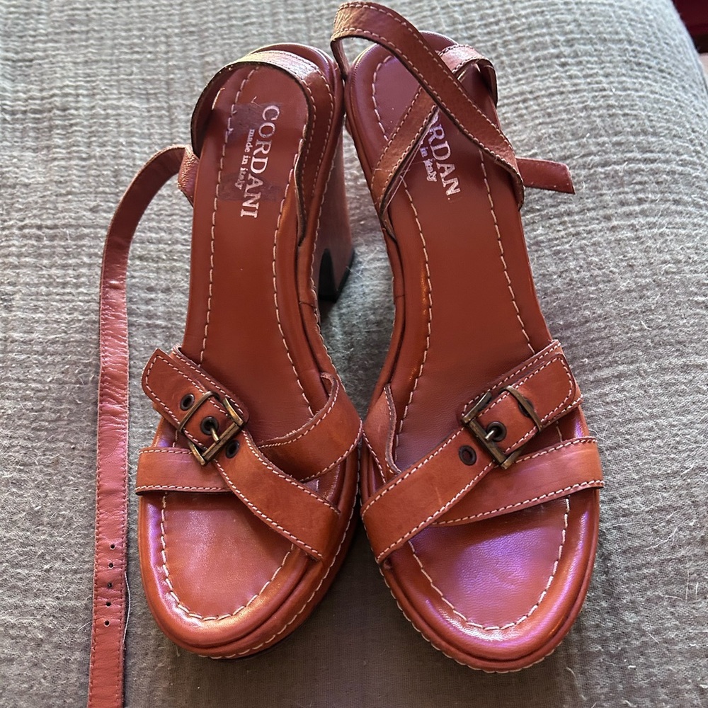 Cordani Chestnut Leather chic platform Heels size 40